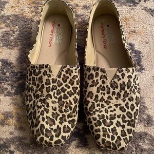 Bobs by Skechers in Leopard print size 9